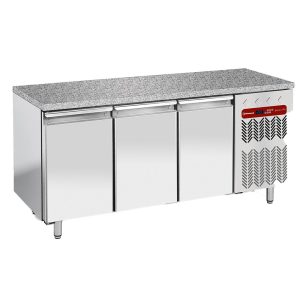 Gekoelde werktafel, geventileerd, 3 deuren EN 600x400 - Granieten blad